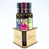 İzorya 3lü Stantlı Çeşnili Zeytinyağı Seti Kekikli, Limonlu ve Biberiyeli Zeytinyağı Seti 3×250 ml Lazer Kesim Stantlı - 3