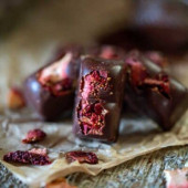 Kuru Çilekli Sütlü Çikolata (100gr) - 2
