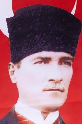 Kalpaklı Atatürk  Saten Kırlangıç flama - 3