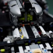 LEGO Technic 42156 PEUGEOT 9X8 24H Le Mans Hybrid Hypercar (1775 Parça) - 4