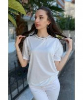 Yakası İnci ve Taşlı Beyaz Tişört - 1