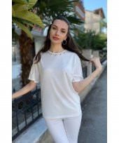 Yakası İnci ve Taşlı Beyaz Tişört - 2