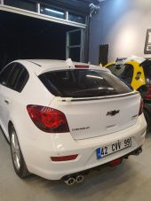 Chevrolet Cruze Hb Hatchback İçin Piano black Anatomik üniversal spoiler 120cm Elastik bagaj üstü çıta - 1
