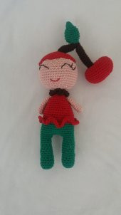 Kiraz Kız Uyku Arkadaşı ve Çıngırak Amigurumi Organik Oyuncak - 2