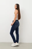 Kadın Orta Bel Düz Dar Kesim Jean Pantolon Lacivert - 3