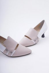 Hakiki Deri Kadın Topuklu Ayakkabı Metal Zımbalı Sivri Burunlu thumbnail 3