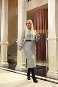 Gri Kemerli Yanları Yırtmaçlı Triko Elbise - 3