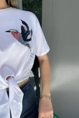 Baskılı Basic Bisiklet Yaka Bağlamalı Kuş İşlemeli T-Shirt Büzgü Detaylı Önü Kuş İşlemeli - 2