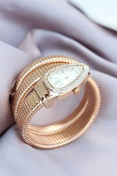 Yeni Sezon Roma Rakamlı Gold Renk Beyaz Kadran Taşlı Yılan Model Kadın Saat - BJ-BS3380 - 4