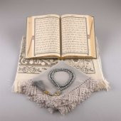 Şal + Seccade + Tesbih + Kuran Hediye Seti (Hafız Boy, Gri) thumbnail 4