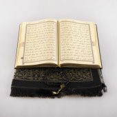 Seccade + Tesbih + Kuran Hediye Seti (Orta Boy, Siyah) thumbnail 3