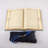 Şal + Tesbih + Kuran Hediye Seti (Orta Boy, Lacivert) - 3