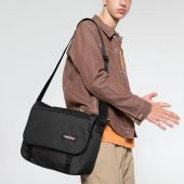 Eastpak Delegate+ Omuz Askılı Postacı Çantası Black EK00026E0081 - 2