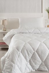 Taç Çift Kişilik Microfiber Yorgan - 1