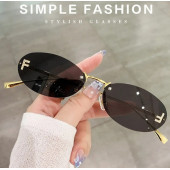 Bayan Güneş Gözlüğü 2024 F Model Siyah Renk Yeni Sezon UV Korumalı + Saklama Kap Hediyeli thumbnail 4