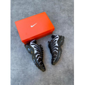 Nike Air Max Plus TN Black White Pattern thumbnail 2