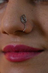 GÜMÜŞ SIKIŞTIRMA FAKE YAPRAK DESENLİ BURUN KISTIRMA HIZMA PİERCİNG-HIZMA19 - 1