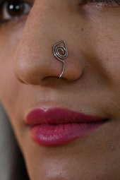 GÜMÜŞ SIKIŞTIRMA FAKE YAPRAK DESENLİ BURUN KISTIRMA HIZMA PİERCİNG-HIZMA19 - 2