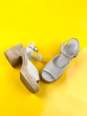 Basskan Kence Bej Tek Bant Topuklu Ortopedik Taban Sandalet thumbnail 3