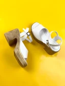 Basskan Kence BEyaz Tek Bant Topuklu Ortopedik Taban Sandalet thumbnail 3