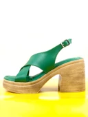 BAsskan Sence Yeşil Ortopedik Taban Yüksek Topuk Platform Sandalet thumbnail 1