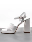 Basskan Rosd Beyaz Tek Platform Yüksek Topuk Çapraz Bantlı Ayakkabı Sandalet - 1
