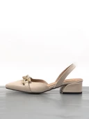 Basskan Bere Bej Tokalı Sivri Burun Sandalet Terlik Alçak Topuk thumbnail 2