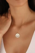 Beyaz Taşlı Gülen Yüz Emojili Gümüş Kolye - 2