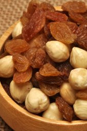 Kavrulmuş Fındık + Kuru Üzüm Karışık  800 G - 2