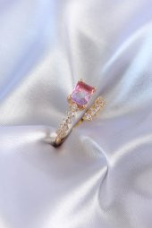 Gold Renk Pembe Kare Zirkon Taş Model Pirinç Kadın Yüzük thumbnail 1