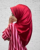 Cosie İpeksi Görünümlü Janjan Eşarp 100x100cm  00906  KIRMIZI thumbnail 1