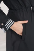 Bileği Çizgili Kapüşonlu Siyah Trençkot thumbnail 4