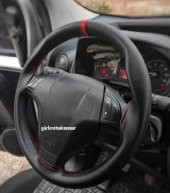 Fiat Fiorino Uyumlu Dikmeli Direksiyon Kılıfı Soft Siyah Deri Kırmızı Yüzüklü A+Plus ( 38×10.5CM ) thumbnail 1