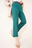 Yırtmaçlı Kemerli Zümrüt Yeşili Pantolon - 2