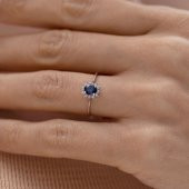 0,35 karat mavi safir ve 0,04 karat beyaz pırlantalı 14 ayar beyaz altın yüzük - 3