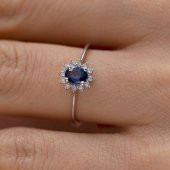 0,35 karat mavi safir ve 0,04 karat beyaz pırlantalı 14 ayar beyaz altın yüzük - 4