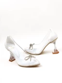 Basskan Kadın Beyaz Kull Şampanya Kadeh Topuk Fiyonk Taş Detaylı Şeffaf Ayakkabı thumbnail 1
