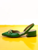 Basskan Bere Yeşil Tokalı Sivri Burun Sandalet Terlik Alçak Topuk thumbnail 1