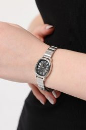 Lilith Roma Rakam Siyah Kadran Gümüş Kordon Kadın Kol Saati thumbnail 3