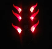 Parti Aksesuar Kırmızı Renk Led Işıklı Kıvrımlı Boynuz Taç 27x18 cm thumbnail 2