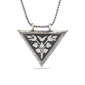 925 Ayar Gümüş Üçgen İçi Açılabilen Çiçek Muskalık Gümüş Kolye thumbnail 1