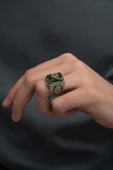 Yeşil Taşlı Çiçek Motifli 925 Gümüş Erkek Yüzük thumbnail 3