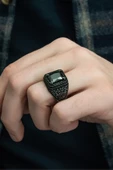 Kare Siyah Taşlı 925 Gümüş Erkek Yüzük thumbnail 1
