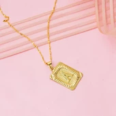 Altın Kare Plakalı A Harf Kolye 14 Ayar thumbnail 3