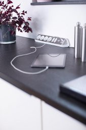 Brennenstuhl Estilo Mutfak ve Ofis İçin Çelik Yüzeyli Köşeli 6 Soketli 2 USB li 2 MT Uzatma Kablo Beyaz - 4