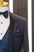 Slimfit Armürlü Mono Çıkmalı Yaka Çift Taraflı Yelekli Papyonlu Smokin Takım Elbise - 3