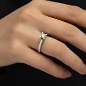 4 Tırnaklı Swarovski Taşlı 925 Gümüş Tektaş Yüzük thumbnail 4