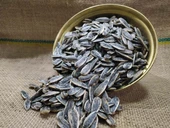 Kavrulmuş Tuzlu Siyah Ay Çekirdeği Dakota İri Boy Elek Üstü İnegöl Yerli - 1