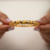 Dorika Detaylı Altın Burgulu Kelepçe thumbnail 4