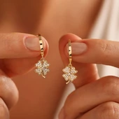 Sallantılı Altın Yonca Küpe Kalp Form thumbnail 1